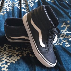 BRAND NEW high top leather vans 🖤